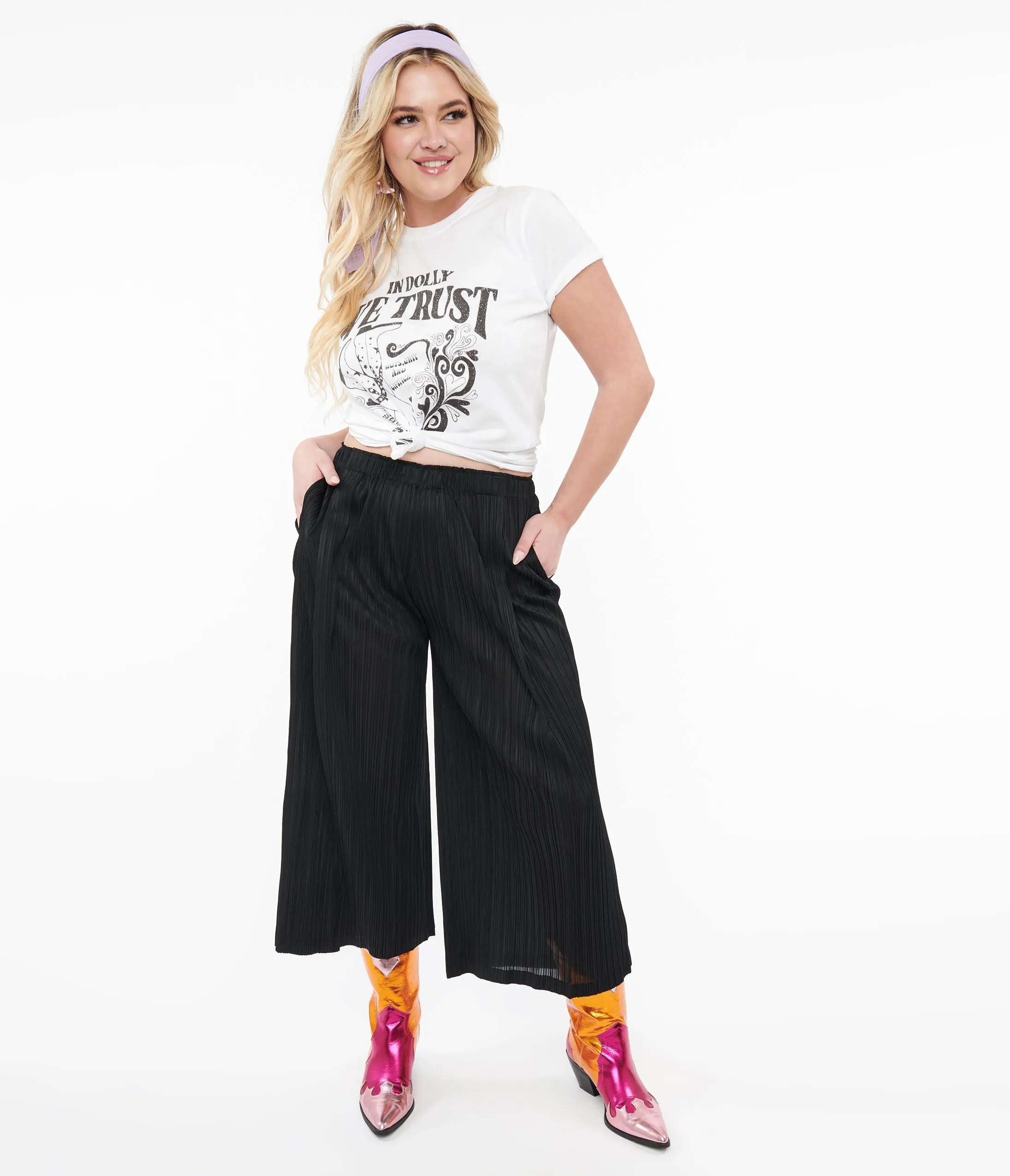 Black Pleated Cropped Pants