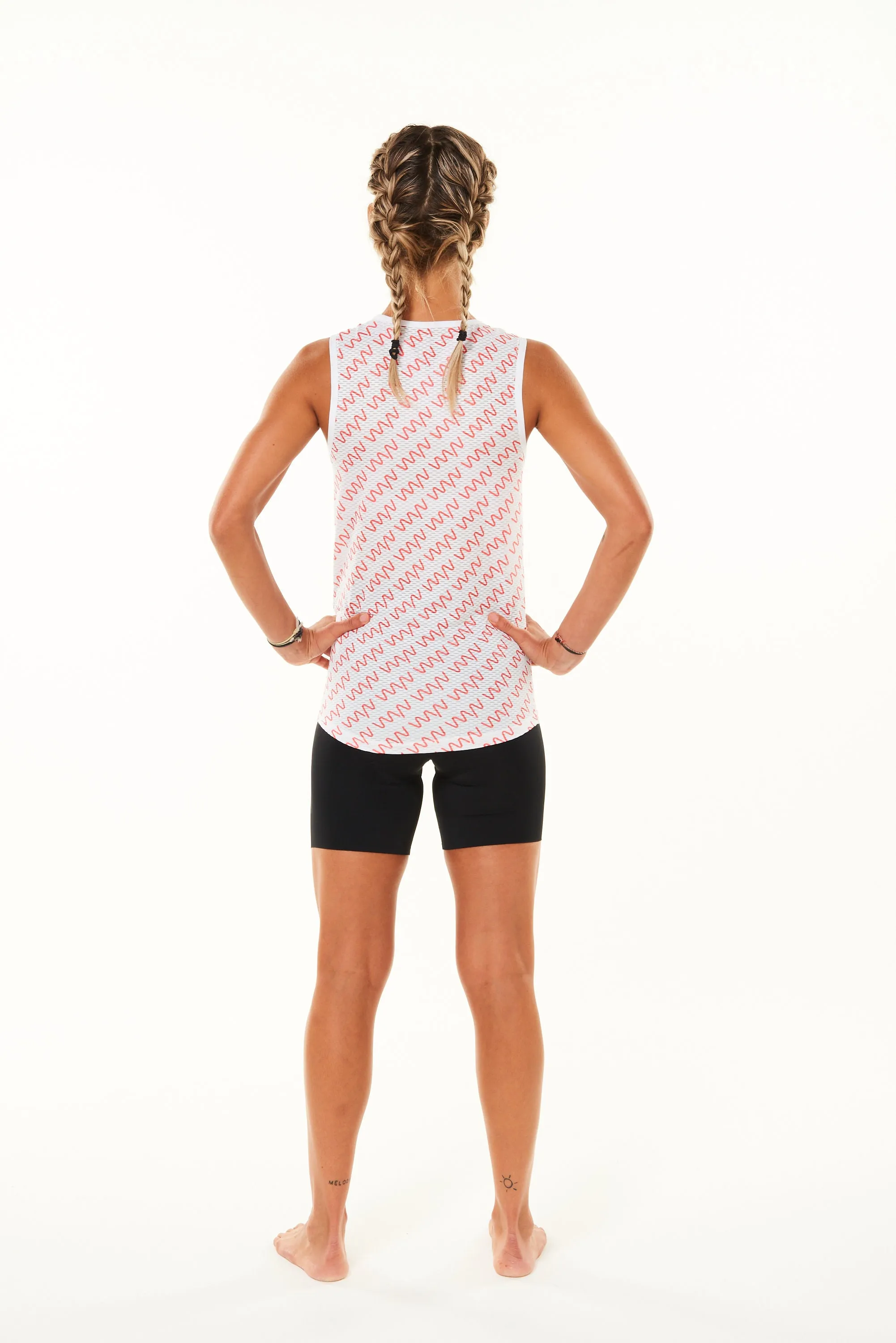 WYN signature women's sleeveless base layer - coral